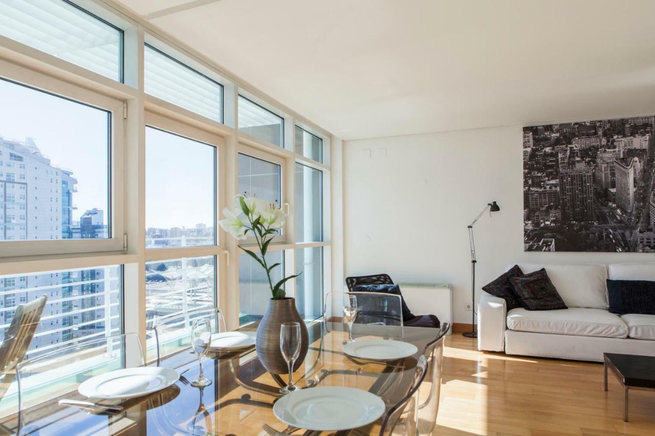 Rent4Rest Lisbon Parque Das Nacoes 17Th Floor River View Exteriör bild