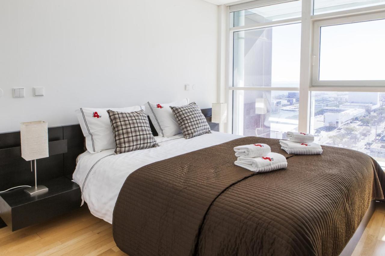 Rent4Rest Lisbon Parque Das Nacoes 17Th Floor River View Exteriör bild